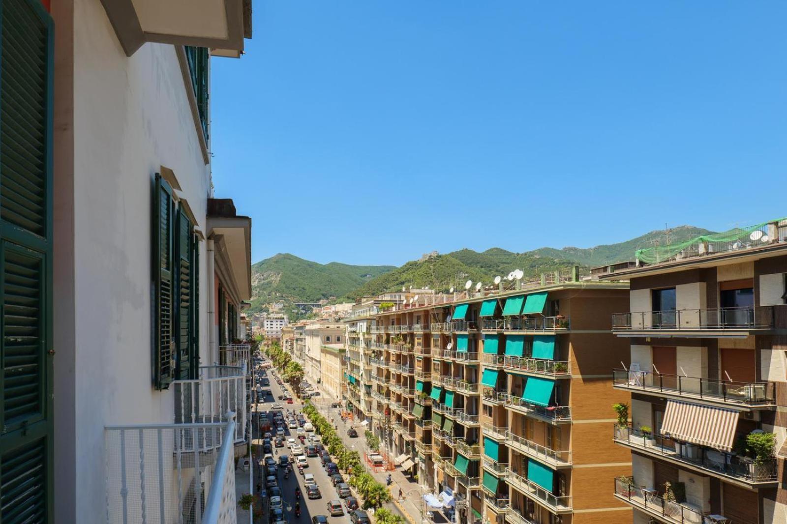 Palazzo Galeoni Luxury Suites Salerno Zewnętrze zdjęcie